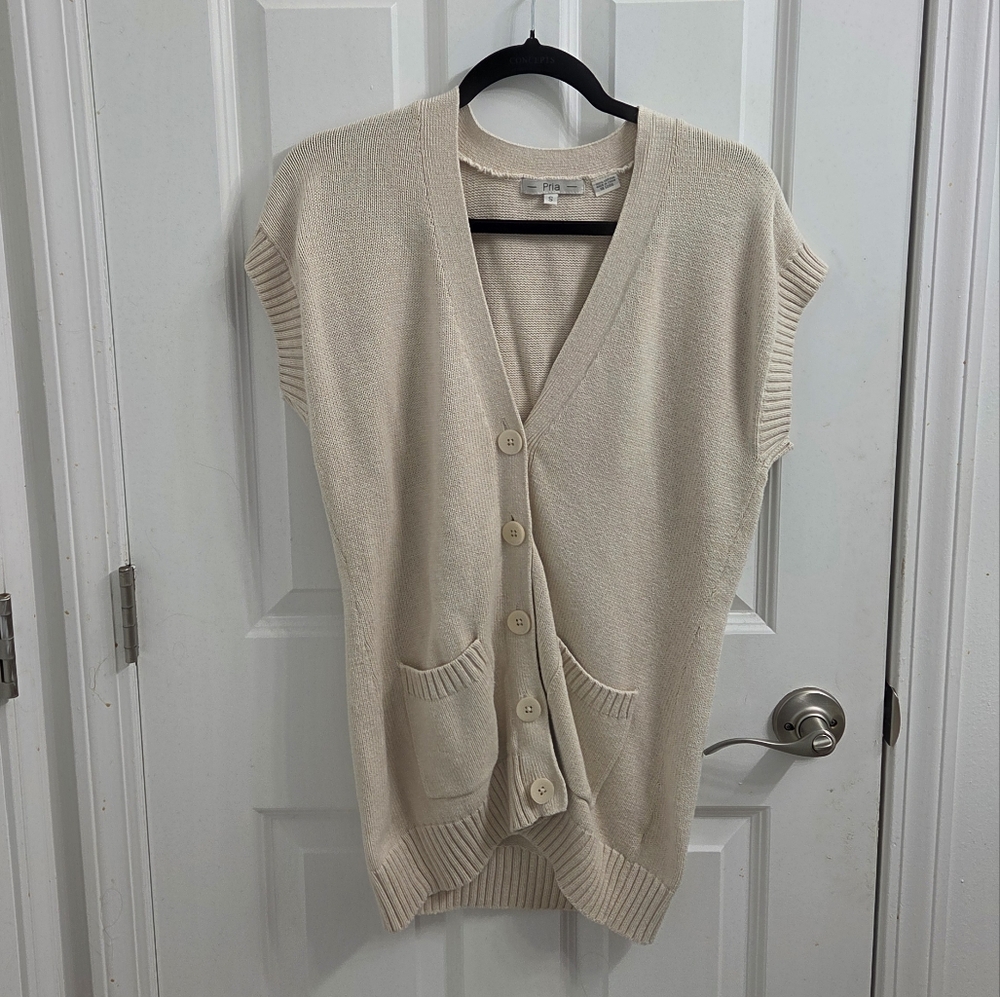 Pria Sweater Vest